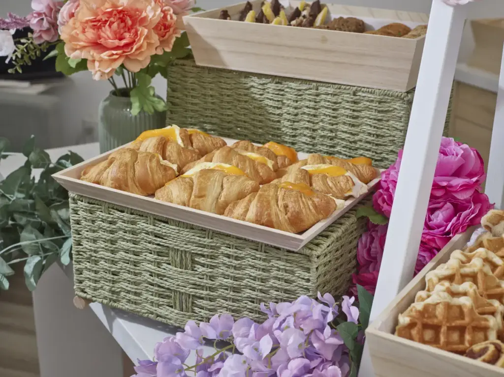 wood trays A09-016 breakfast sandwiches